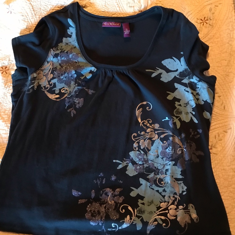 Beautiful top with floral and sparkles.